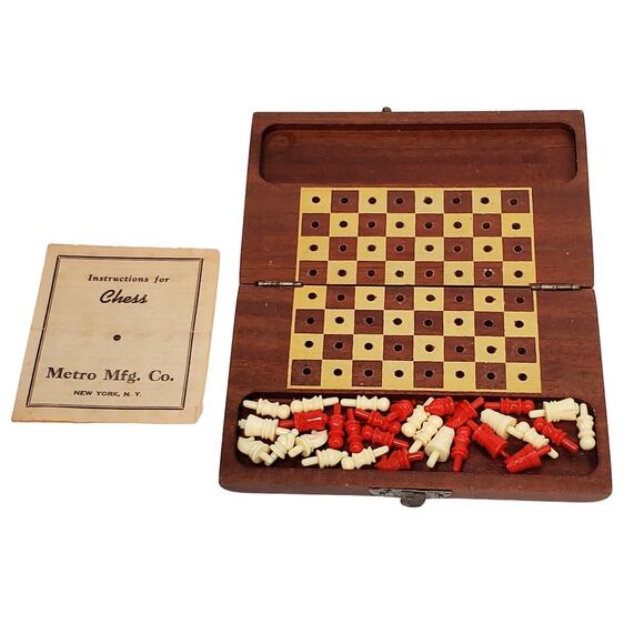 Miniature Travel Miniature Chess Set By Metro Mfg Co Wood Pegboard Vtg - Picture 3 of 9